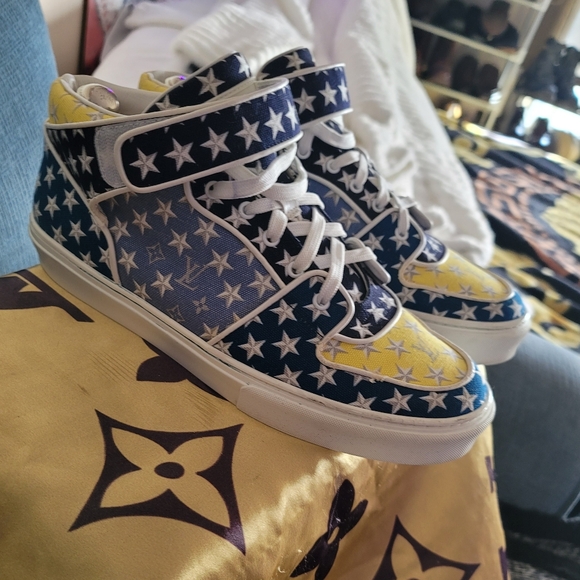 Louis Vuitton 'Aculpulco' Sneakers - Picture 3 of 11